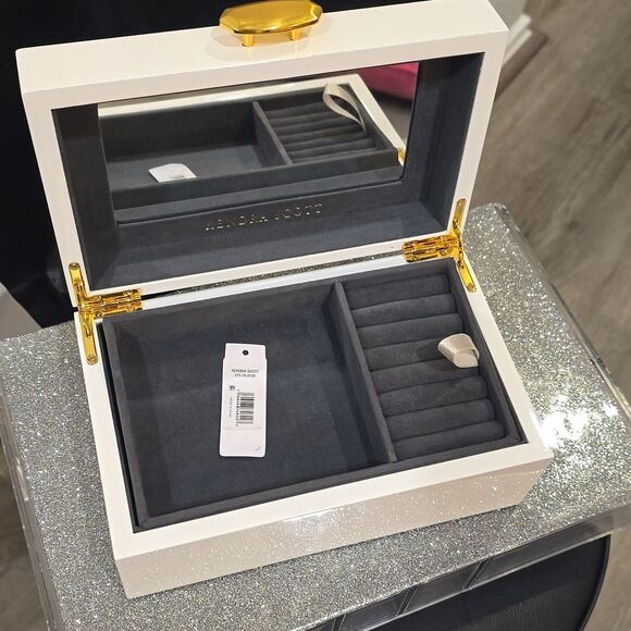 Kendra Scott Medium Wood Jewelry Storage Box- White/Gold - Picture 6 of 12